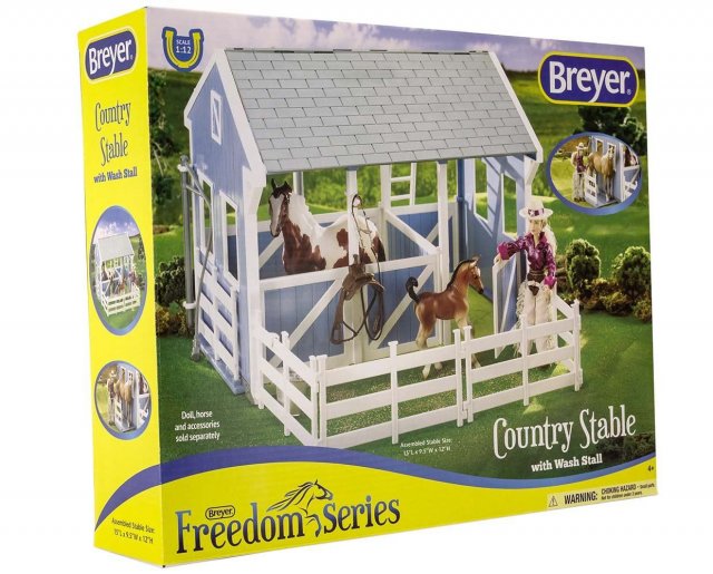 Breyer Breyer Deluxe Country Stable & Horse/wash Stall
